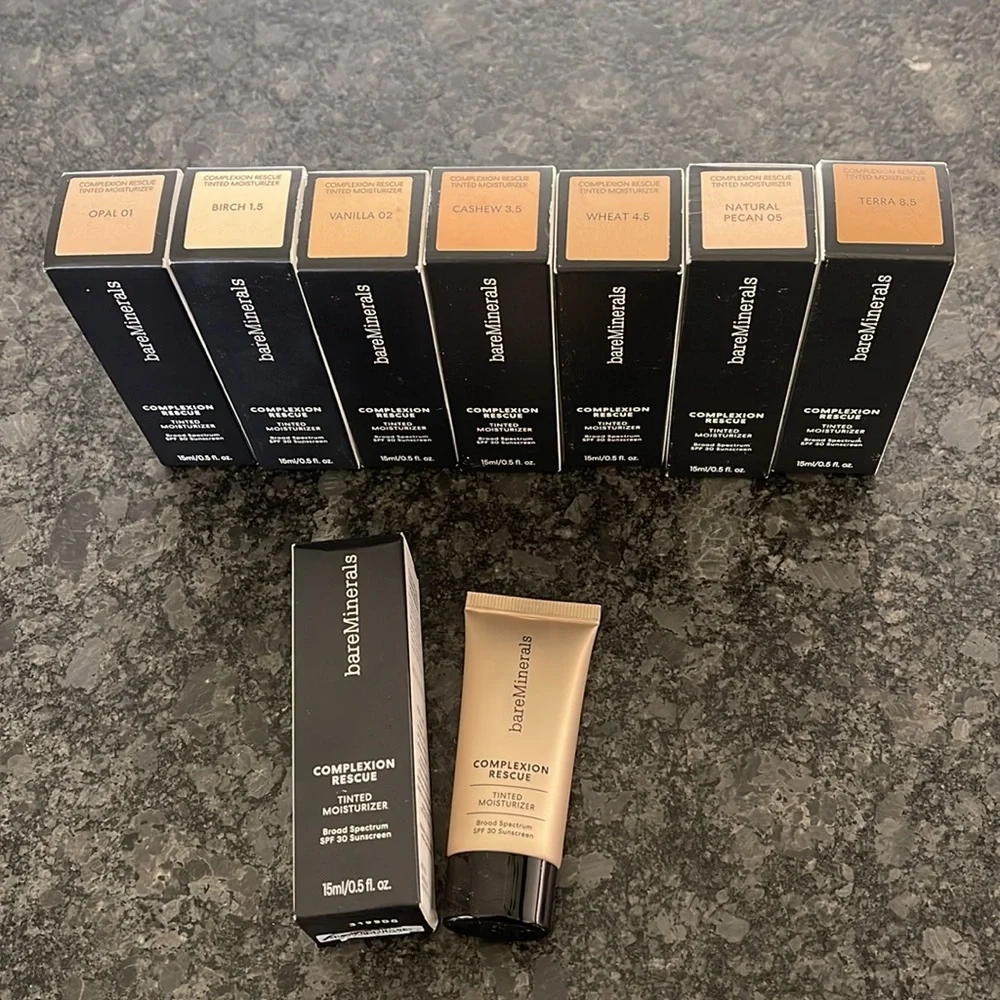 Bare Minerals Complexion Rescue Tinted Moisturizer SPF 30 + hyaluronic acid